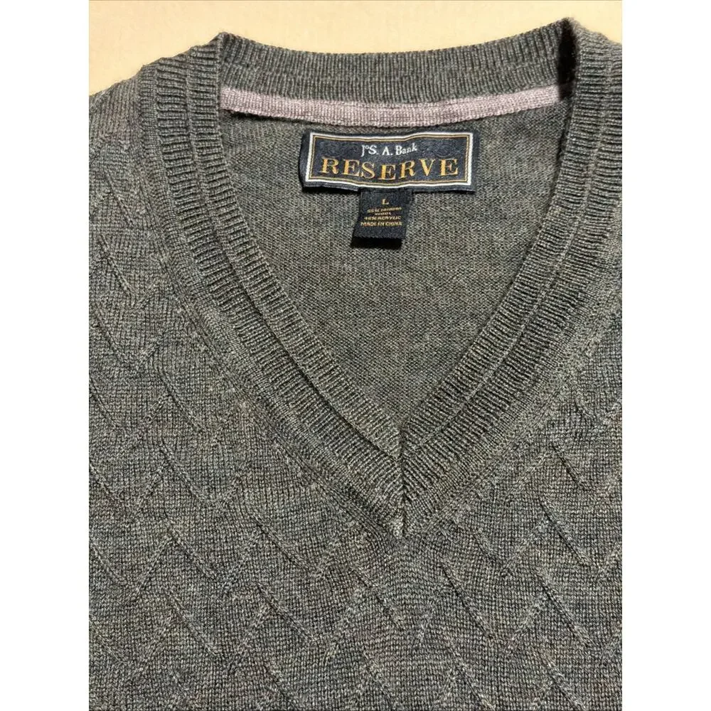 Jos. A. Bank Reserve Textured V-Neck Sweater Large